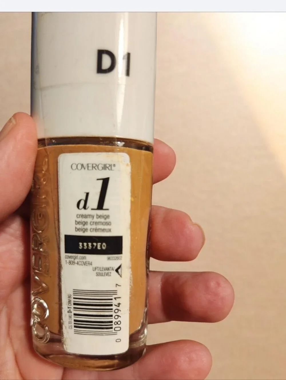 COVERGIRL TruBlend Liquid Makeup – Warm Tan Shade